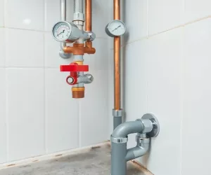Instalacja wodna w mieszkaniu w bloku